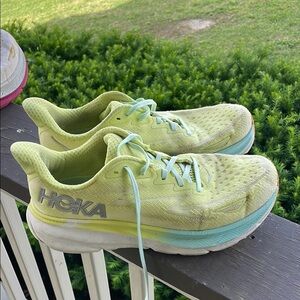 Hoka Clifton 9